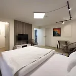Modernes 1 Zimmer Apartment In Schwabing Naehe Allianz Arena Und Englischer Garten